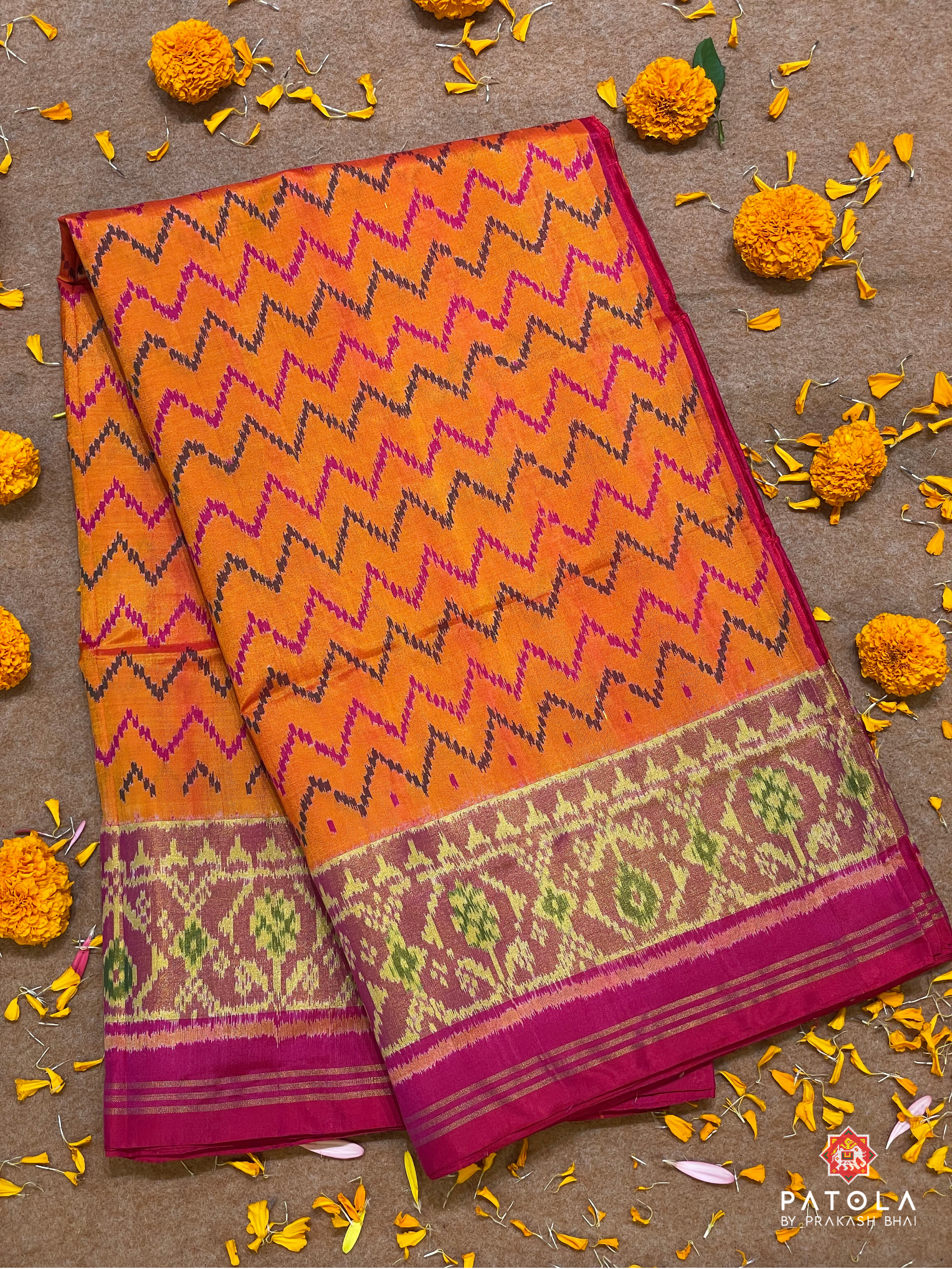 Zigzag Lines Designer Single Ikat Patola Saree